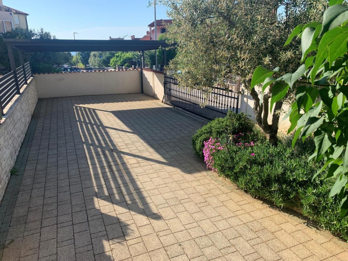 Villa Ulika - 3 Apt For 4 Persons PUY Exterior foto