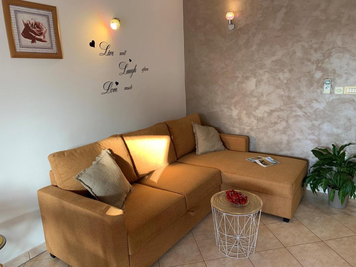 Villa Ulika - 3 Apt For 4 Persons PUY Exterior foto