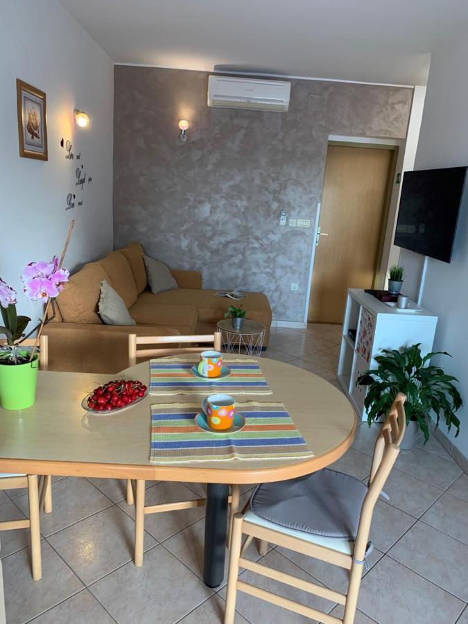 Villa Ulika - 3 Apt For 4 Persons PUY Exterior foto
