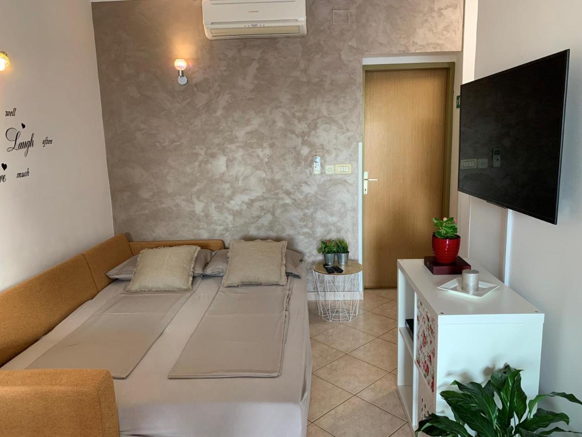 Villa Ulika - 3 Apt For 4 Persons PUY Exterior foto