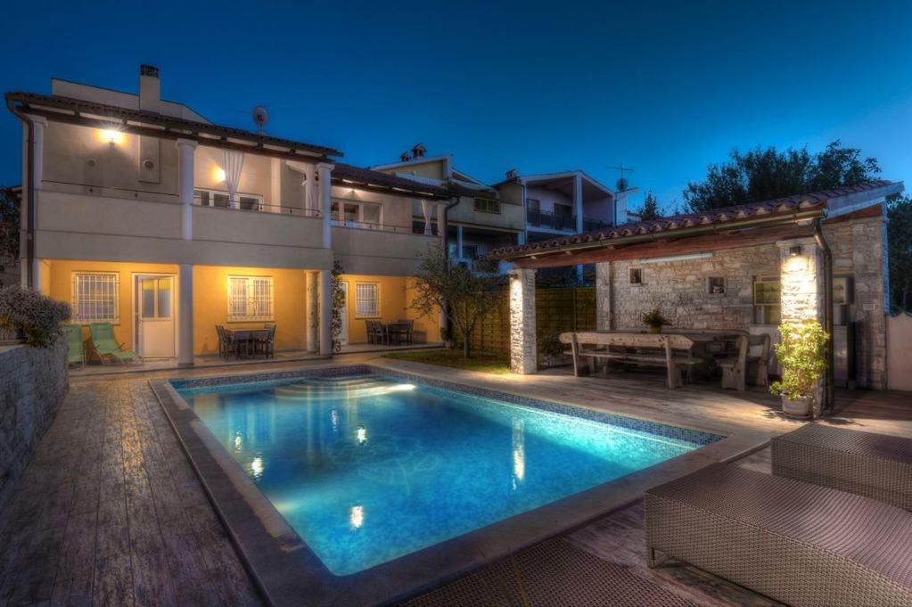 Villa Ulika - 3 Apt For 4 Persons PUY Exterior foto