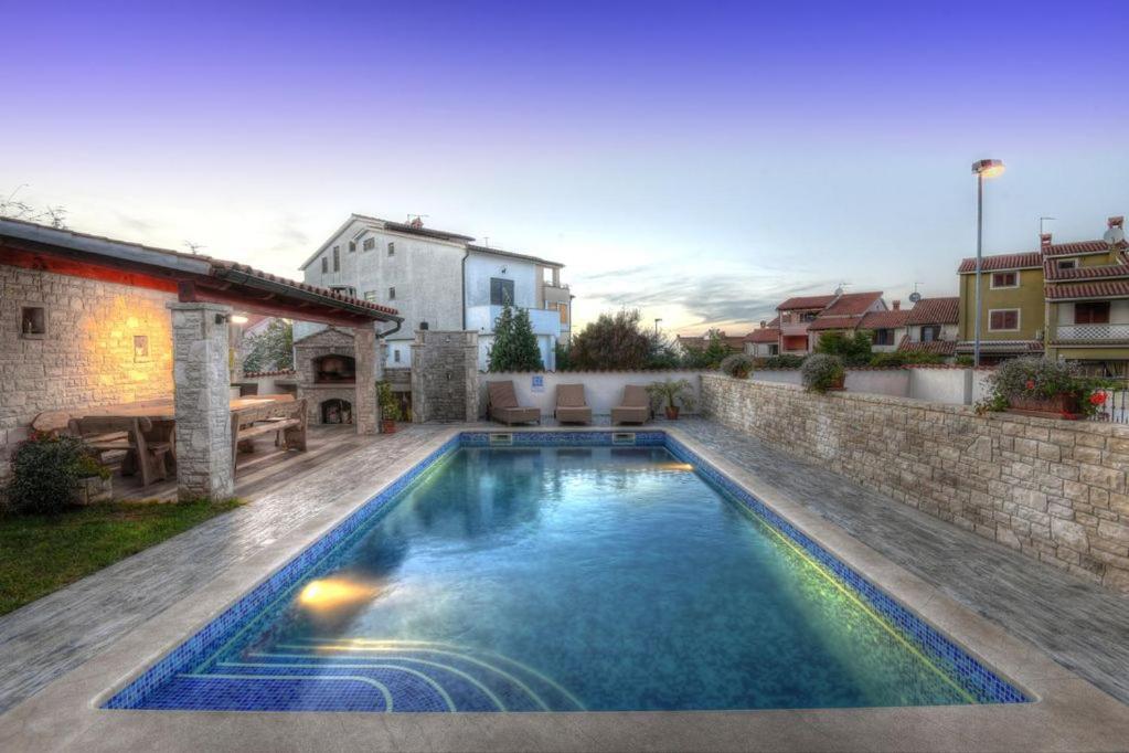 Villa Ulika - 3 Apt For 4 Persons PUY Exterior foto