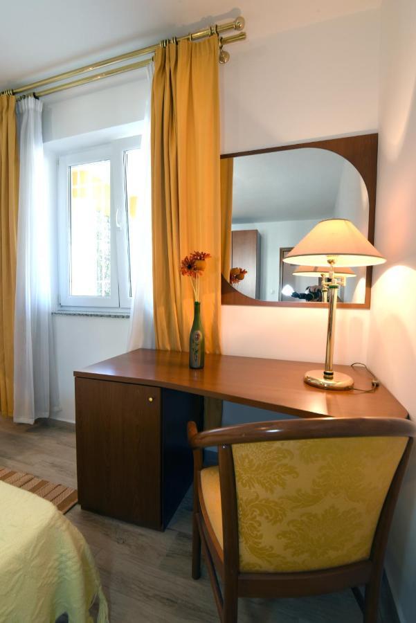 Villa Ulika - 3 Apt For 4 Persons PUY Exterior foto